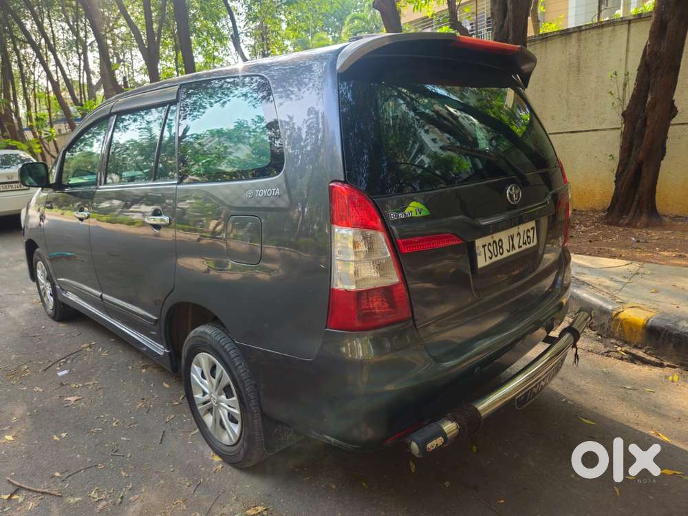 Toyota Innova 2.5 G (diesel) 8 Seater Bs Iv, 2015, Diesel