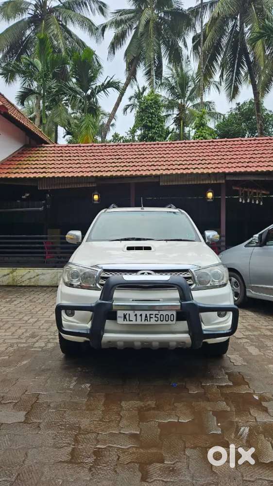 Toyota Fortuner 2010
