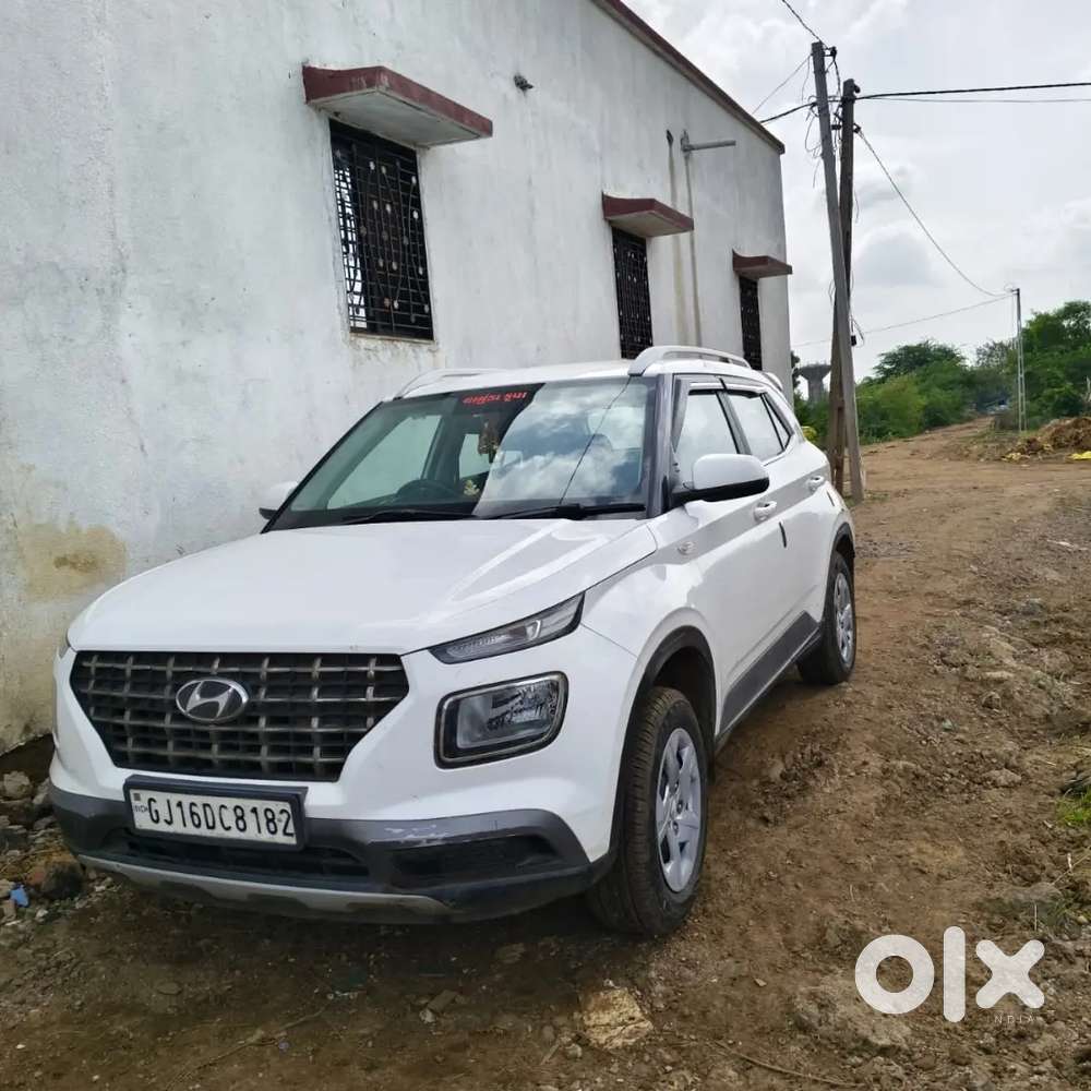 Hyundai Venue 2021 Petrol Manual 66000 Km