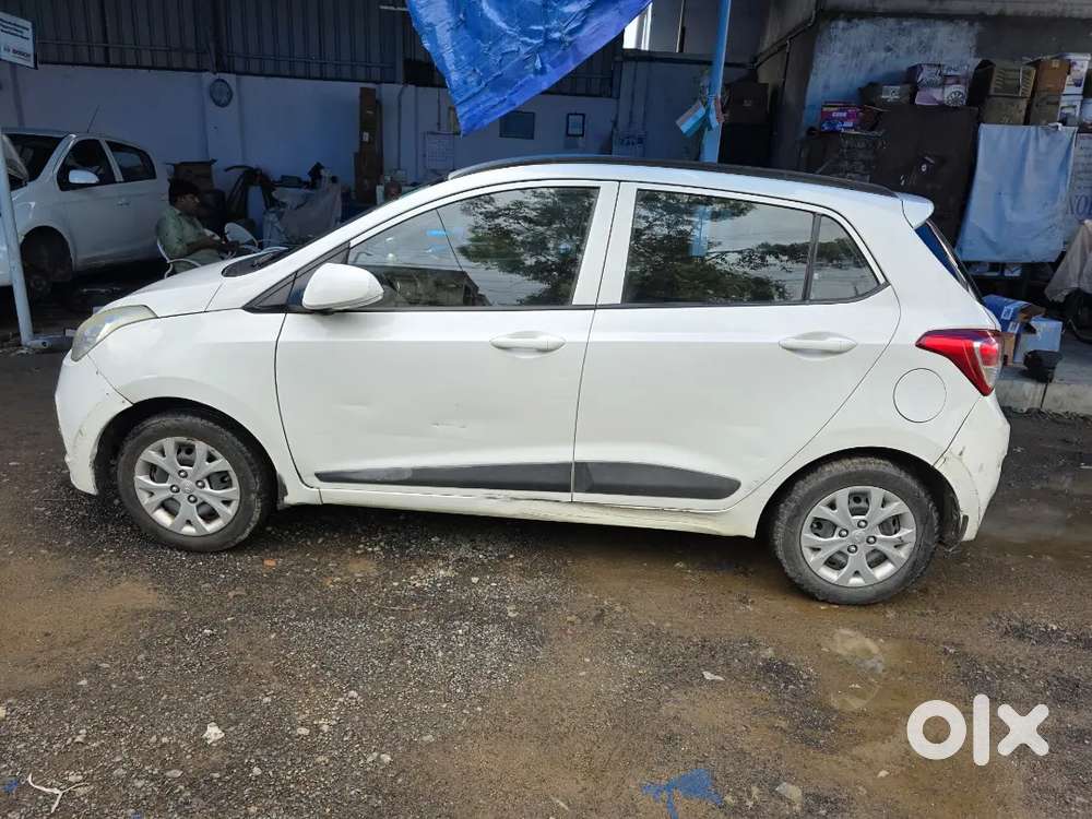 Hyundai Grand I10 Sportz 2015 Petrol