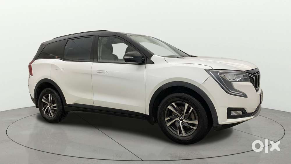 Mahindra Xuv700 2.0 Ax 5 Petrol Mt Str, 2023, Petrol