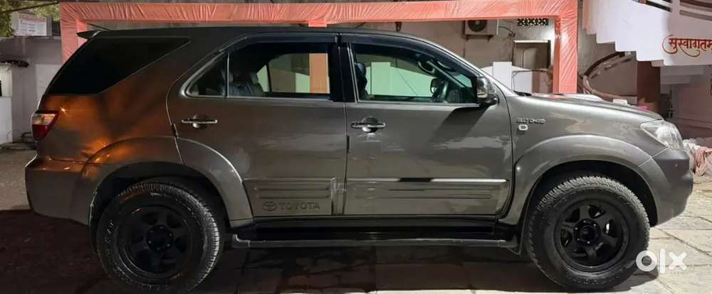 Toyota Fortuner 4x4 Diesel Manual 2011