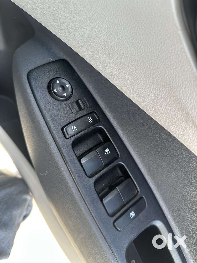 Hyundai Aura 1.2 Sx Cng, 2023, Cng & Hybrids