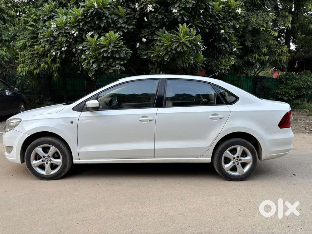 Skoda Rapid Elegance 1.6 Mpfi Mt, 2014, Petrol