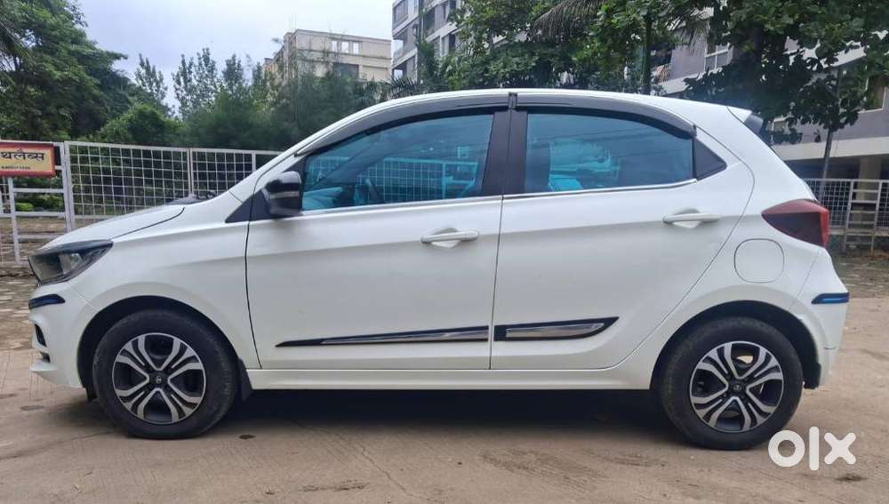 Tata Tiago 1.2 Revotron Xt (o), 2024, Petrol