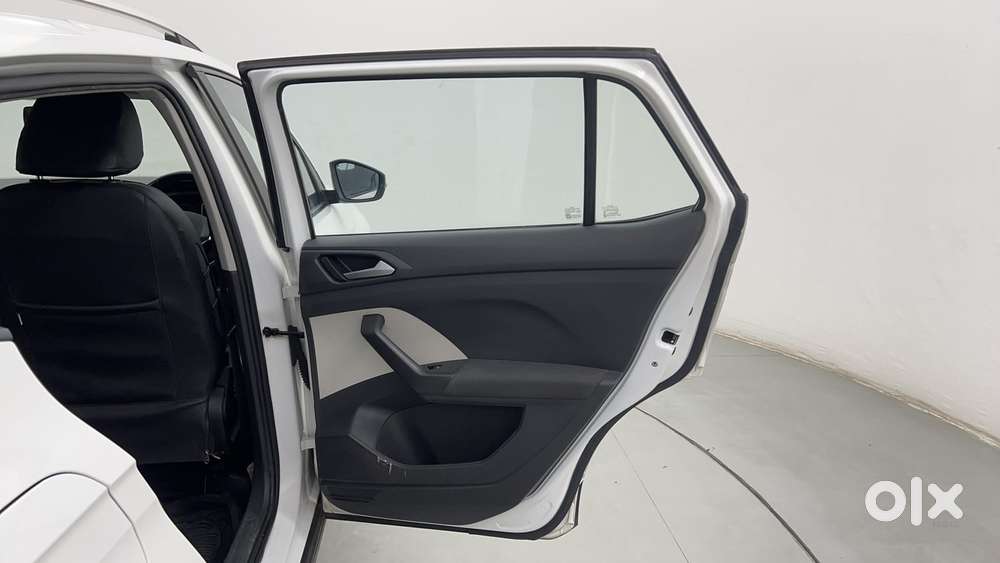 Volkswagen Taigun 1.0 Tsi Highline At, 2022, Petrol