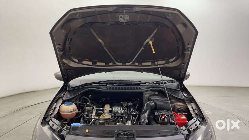 Volkswagen Vento 1.2 Tsi Highline At, 2016, Petrol
