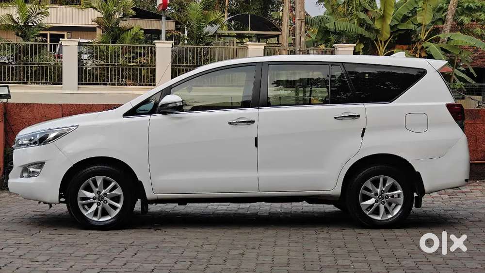 Toyota Innova Crysta 2017 Diesel Well Maintained
