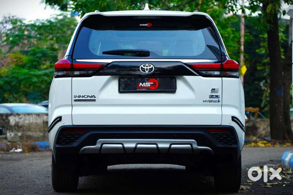 Toyota Innova Hycross 2.0 Zx Hybrid 7 Str, 2023, Petrol