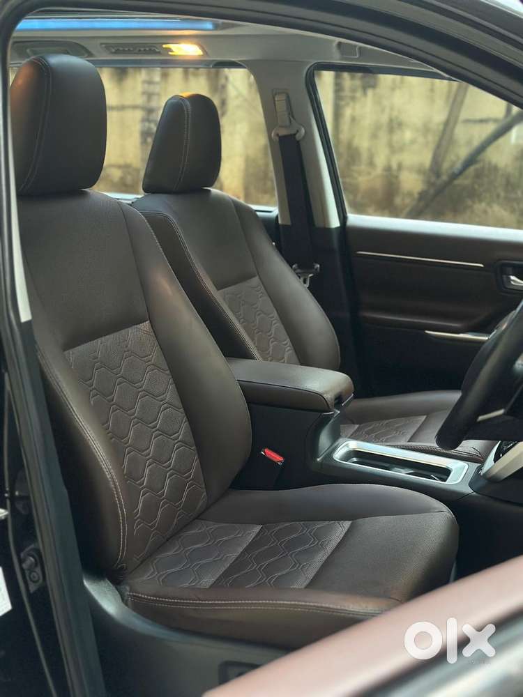 Toyota Innova Hycross 2.0 Zx Hybrid 7 Str, 2023, Petrol