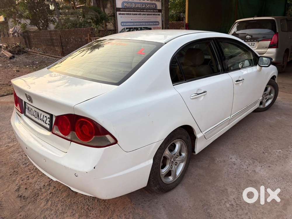 Honda Civic 1.8v At (petrol + Cng) – Executive Class Comfort