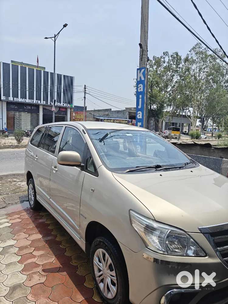 Toyota Innova 2015 Diesel Well Maintained