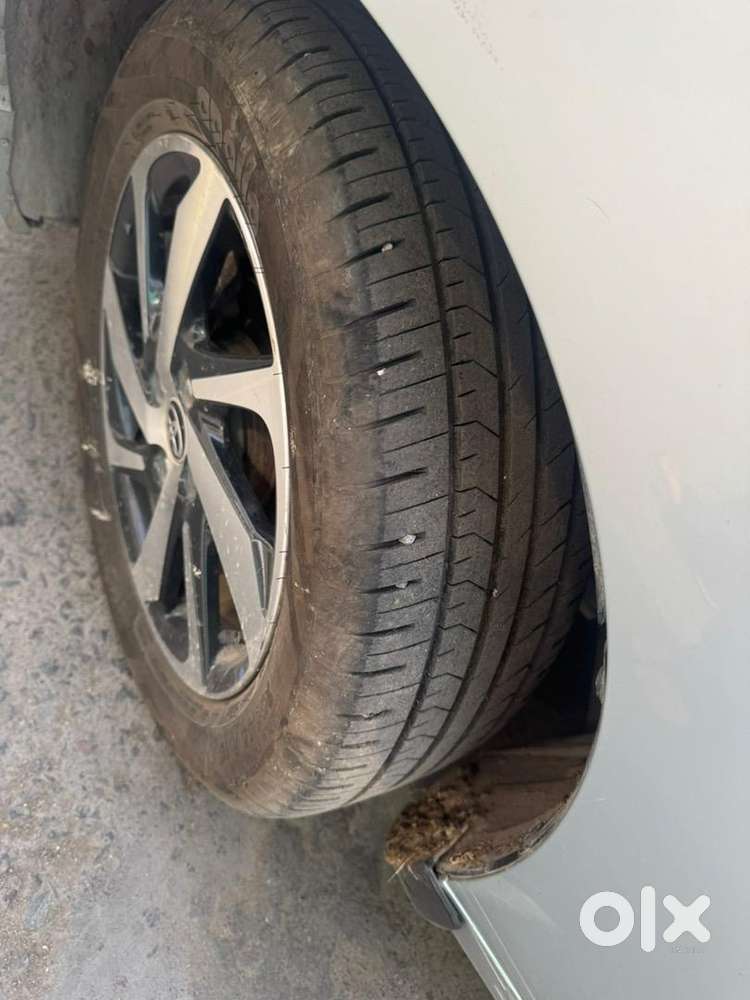 Toyota Glanza Petrol V Top