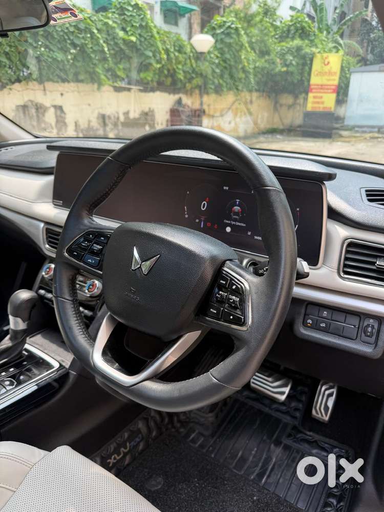 Mahindra Xuv700 2.0 Ax 7 Petrol At Luxury Pack Str, 2026, Petrol