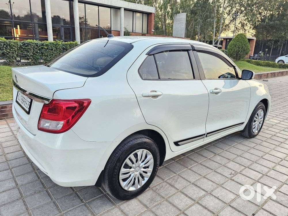 Maruti Suzuki Dzire 1.2 Vxi Amt, 2022, Petrol