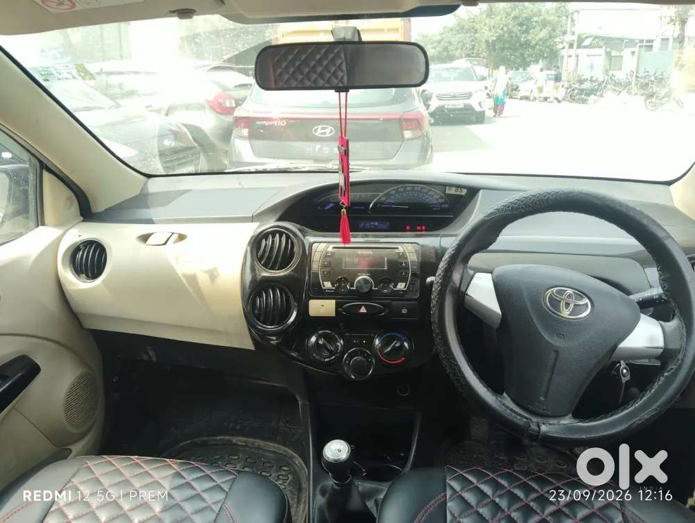 Toyota Etios Liva V Dual Tone, 2019, Petrol