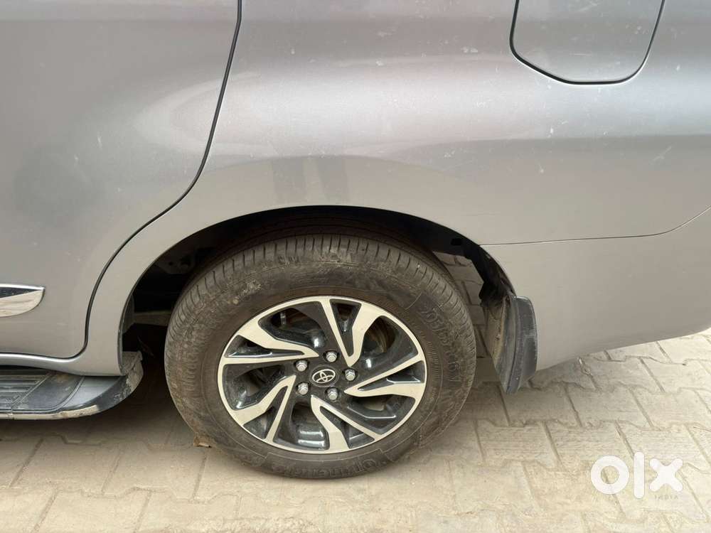 Toyota Innova Crysta 2022 With 75000 Km Driven