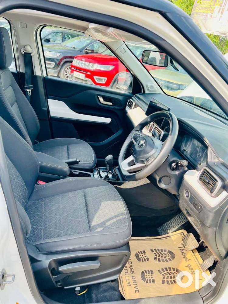 Tata Punch Creative Dual Tone Amt Sunroof, 2025, Petrol