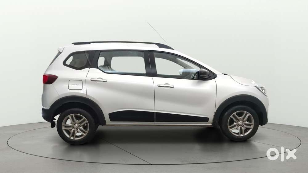 Renault Triber Rxz, 2022, Petrol