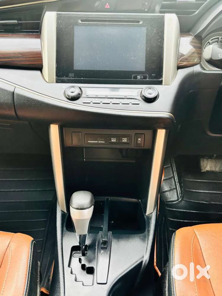 Toyota Innova Crysta 2.8 Zx At 7 Seater, 2017, Diesel