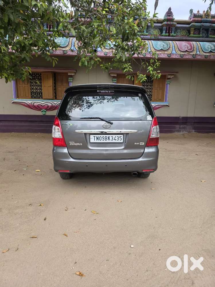 Toyota Innova 2.0 V 2011- Company Service