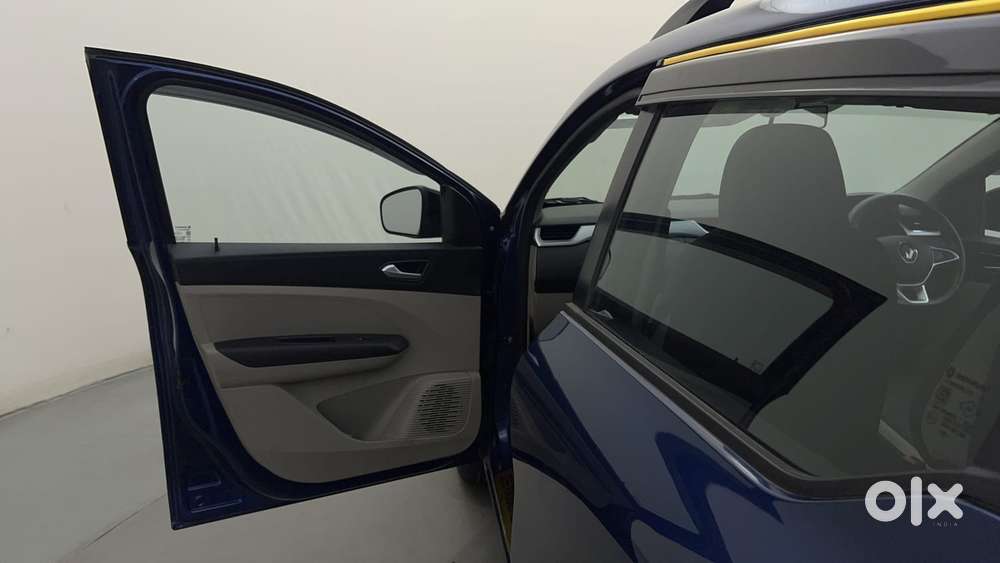 Renault Triber Rxz, 2022, Petrol