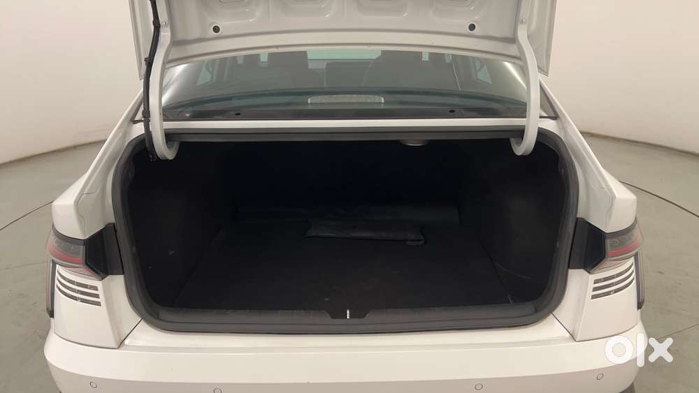 Hyundai Verna 1.5 Sx (o) Turbo Petrol Mt, 2023, Petrol