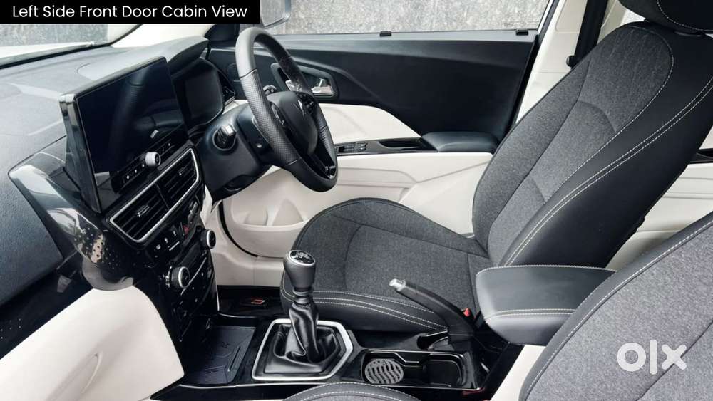 Mahindra Xuv 3xo Ax5 Pm Mt, 2024, Petrol