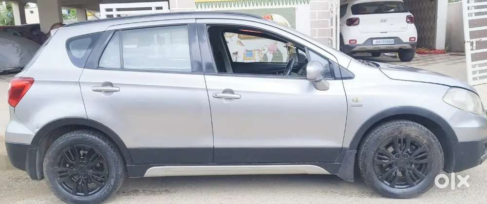 Maruti Suzuki S Cross 2017 Diesel Manual Single Owner Showroom Track