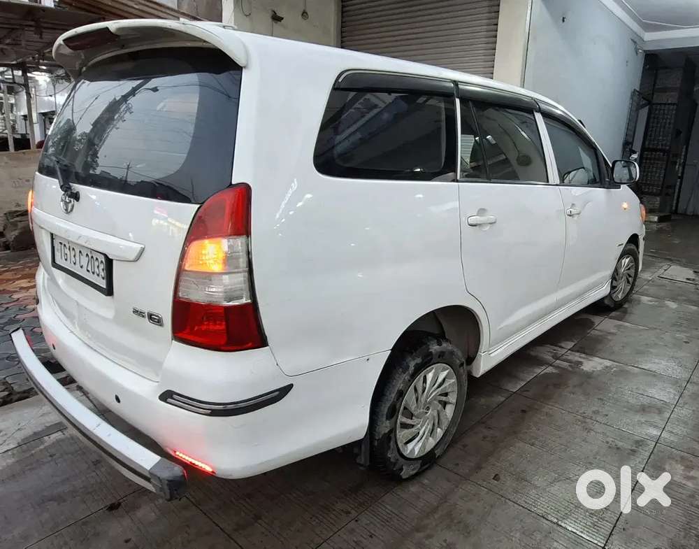 Toyota Innova 2.5g (e4) 8str 2013 Model Well Maintained