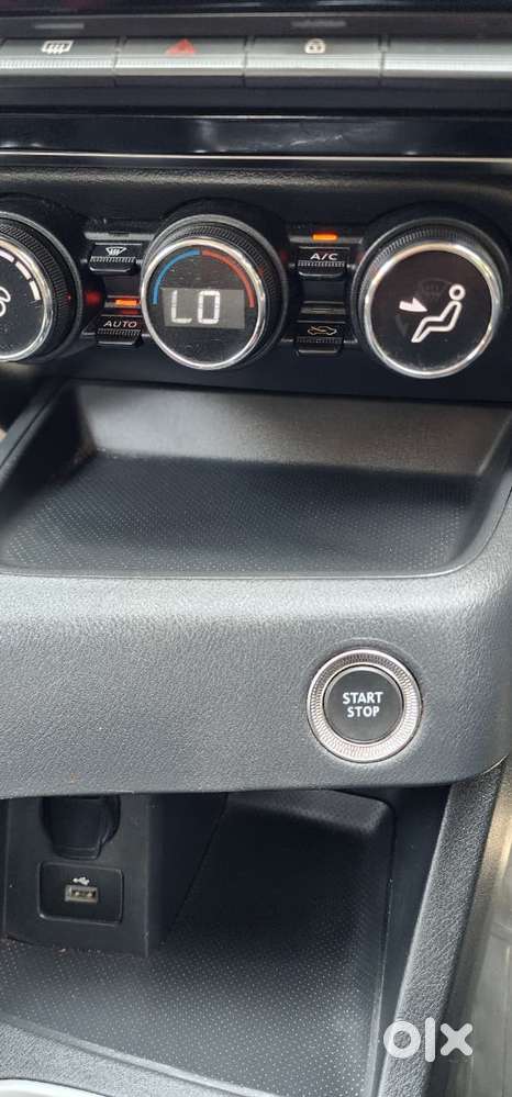 Nissan Magnite 1.0 Xv Premium, 2021, Petrol