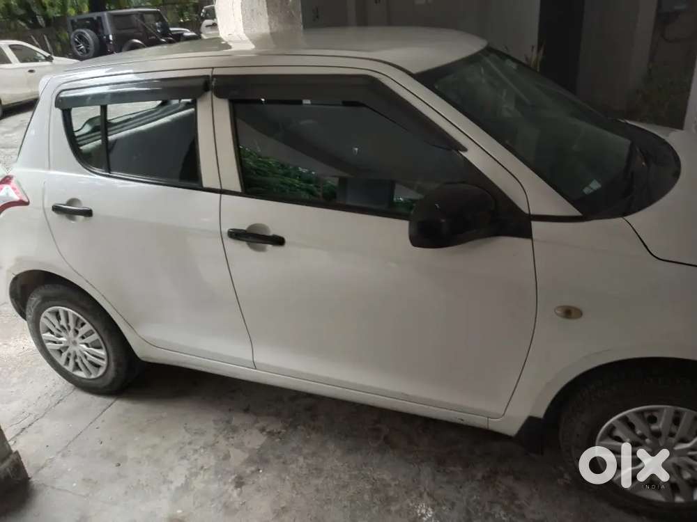 Maruti Suzuki Swift Lxi 2012