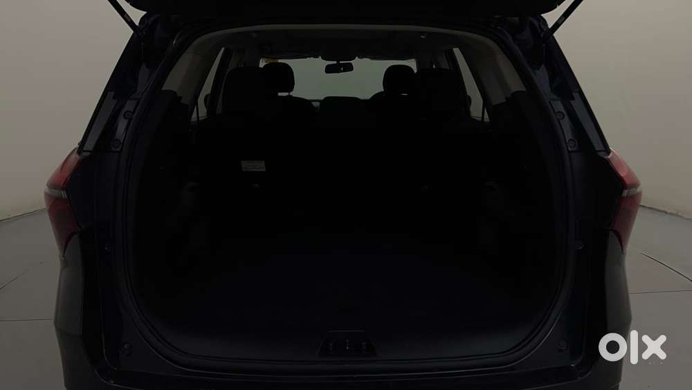 Mahindra Xuv700 2.2 Ax 5 Diesel At Str, 2024, Diesel
