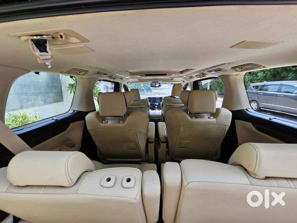 Toyota Vellfire 2.5 Executive Lounge, 2020, Petrol