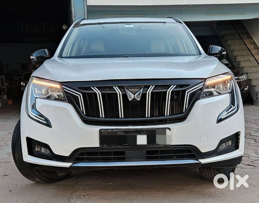 Mahindra Xuv700 2.0 Ax 5 Petrol Mt 7 Str, 2022, Petrol