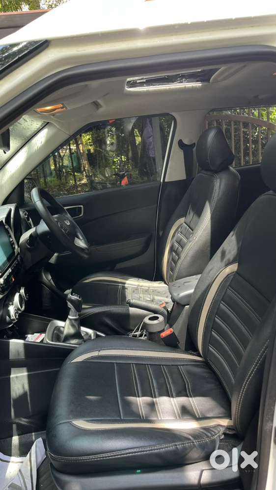 Urgent Sale Hyundai Venue Petrol Manual 2020