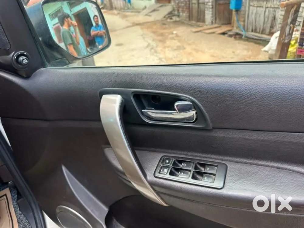 Tata Safari Storme Top Model  Diamond 575000rs