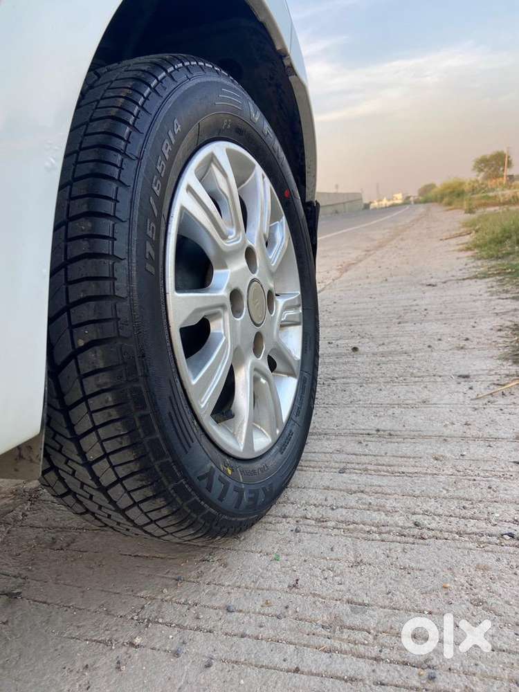 Excellent Condition , Skrecth Less