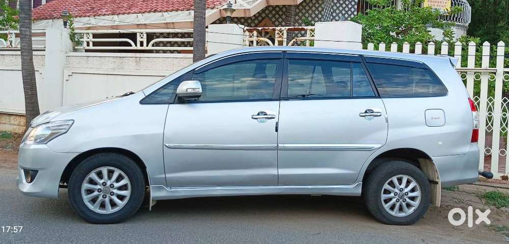 Toyota Innova 2.5 V 8 Str, 2013, Diesel