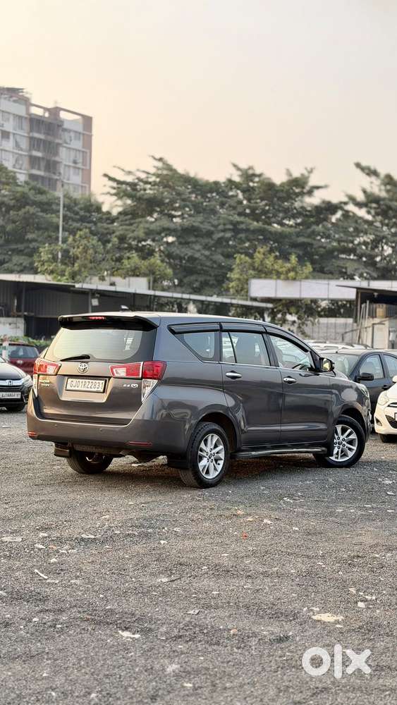 Toyota Innova Crysta 2.4 Vx Mt 8s, 2017, Diesel
