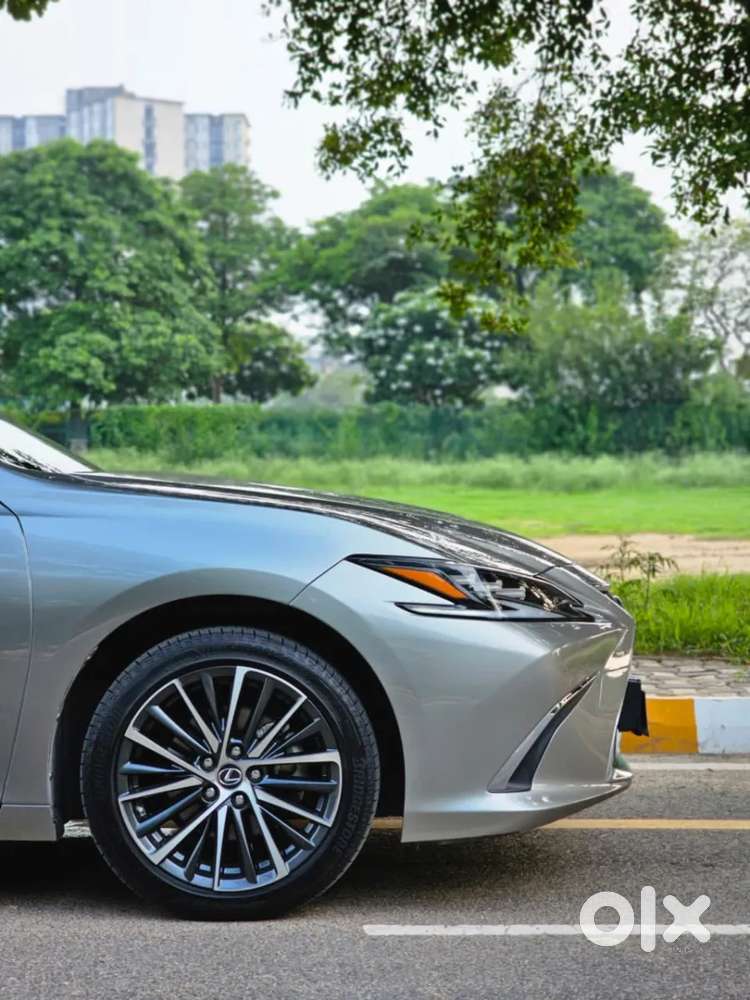 Lexus Es, 2025, Petrol