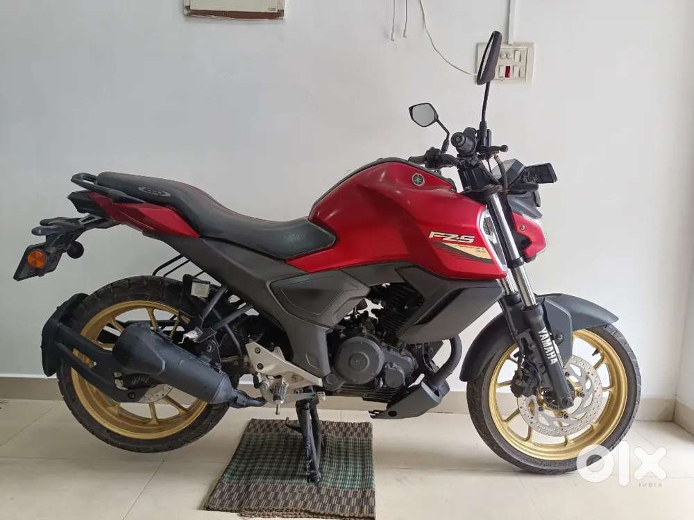 YAMAHA FZS V4 2023 MODEL SINGLE OWNER GOOD CONDITION INSURANCE