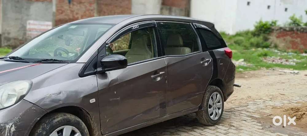 Honda Mobilio Petrol 2015 Variant