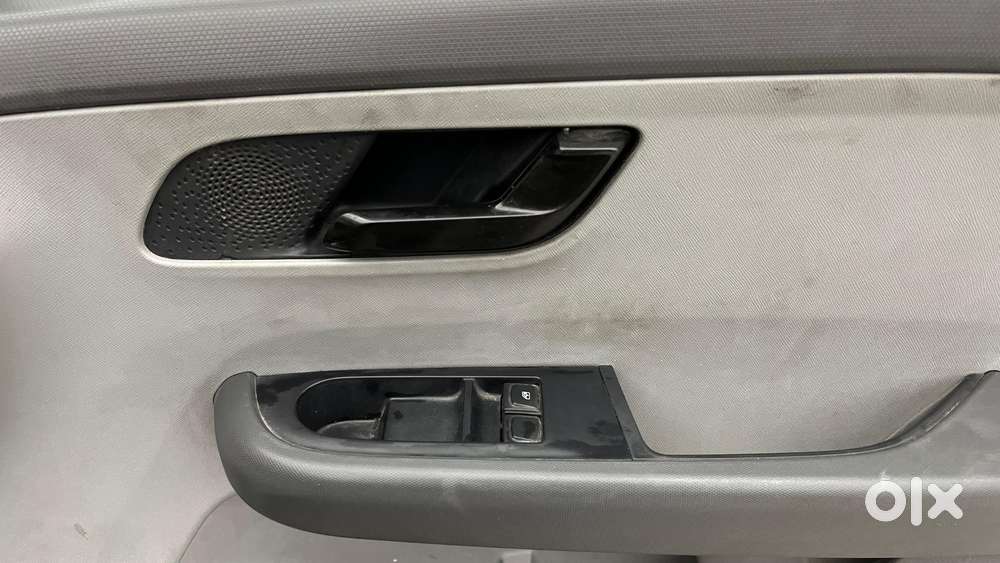 Tata Altroz 1.2 Xe, 2020, Petrol