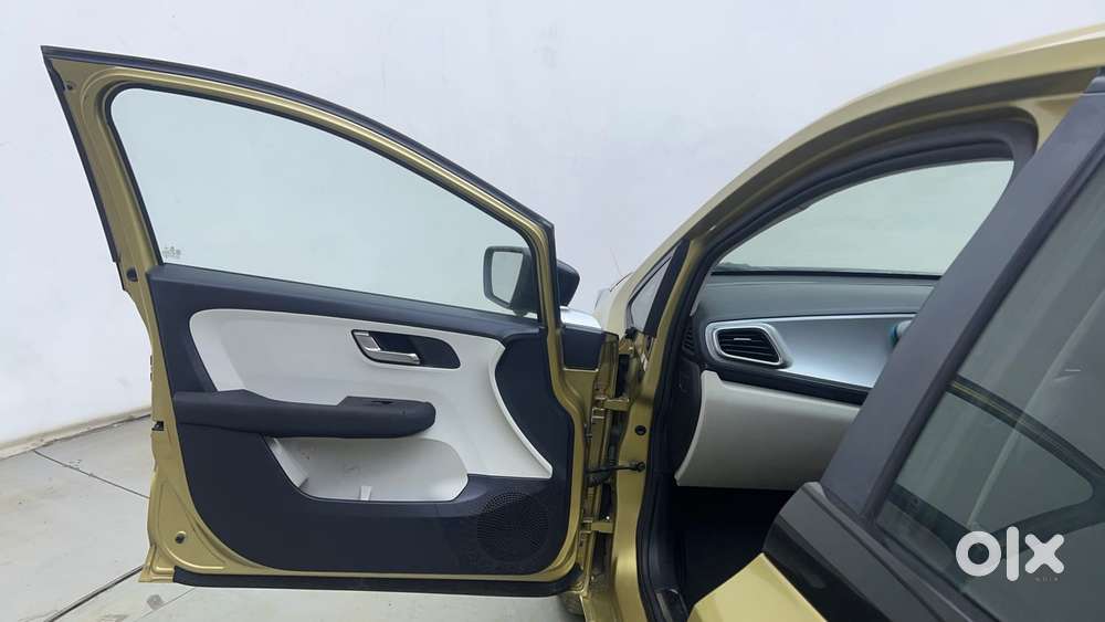 Tata Altroz 1.2 Xz Plus Petrol, 2021, Petrol