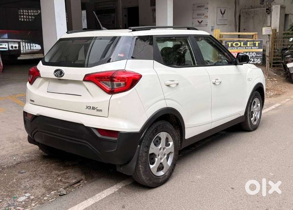 Mahindra Xuv300 1.2 W6 Amt Petrol, 2022, Petrol
