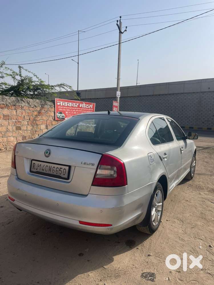 Skoda Laura 2011 Petrol Well Maintained