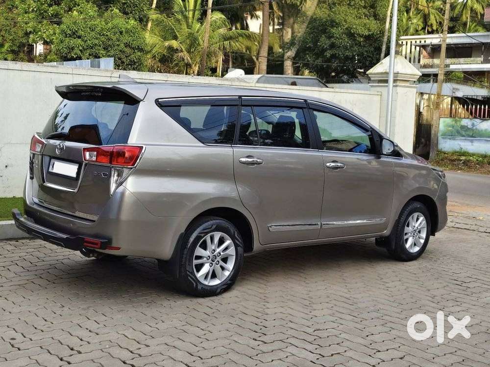 Toyota Innova Crysta 2.4 Vx Mt 8s, 2016, Petrol