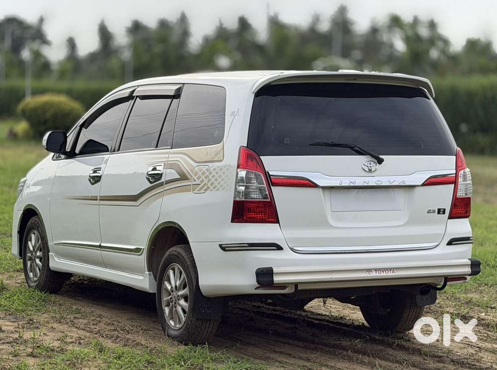 Toyota Innova 2.5 Zx 7 Str Bs-iv, 2014, Diesel