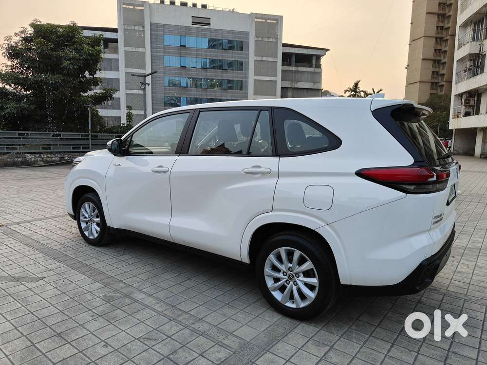 Toyota Innova Hycross 2.0 Vx Hybrid 8 Str, 2023, Petrol